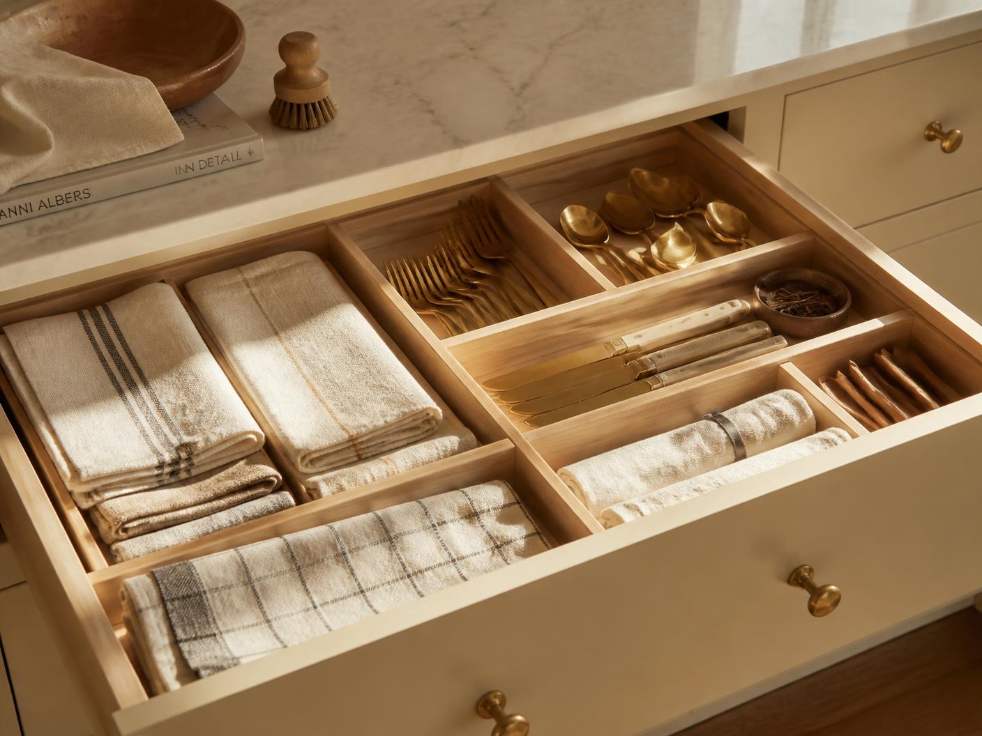 A Drawer That Behaves